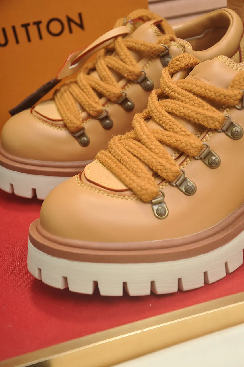 Men's shoes 💰660💶 LV Louis Vuitton 2025 autumn and winter new couple's new style, the original version is developed one to one, retro fashion, handsome and cool mountaineering derby shoes are out of stock 👍 💎 Material: imported first-layer cowhide 💎 Lining: imported lambskin 💎 Outsole: original molded TR non-slip sole 💎 Bottom height: 3.5cm 💎 Shoe size: 35-45 for both men and women